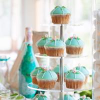 Find inspiration for cupcake stands that will elevate your dessert presentation and impress your guests.