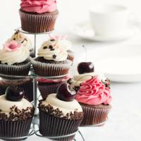 Learn how modern cupcake stands can enhance the aesthetic and experience of your baking endeavors while offering practical tips for selection and use.