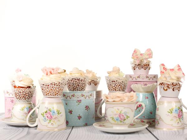 Pastel cupcakes in teacups